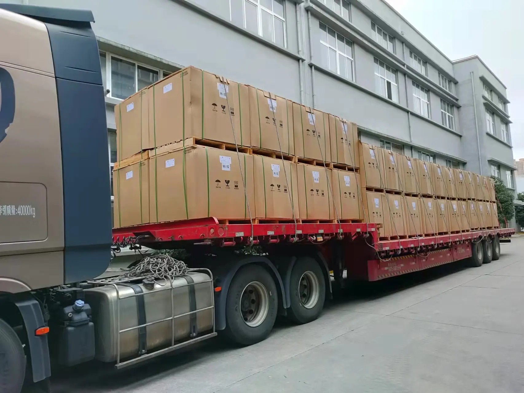 超级大件运输的震撼现场 挑战与壮举